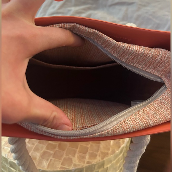 Coral O Bag with Rope Handles - Picture 8 of 9